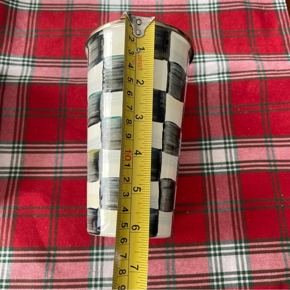 MacKenzie-Childs Courtly Check® 2 Tumblers 20 oz Black White Enamel Lux Designer - Picture 3 of 6